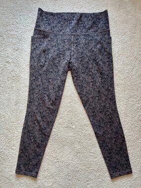 Athleta Salutation Stash Pocket II Textured 7/8 Tight Moonflower Black LT